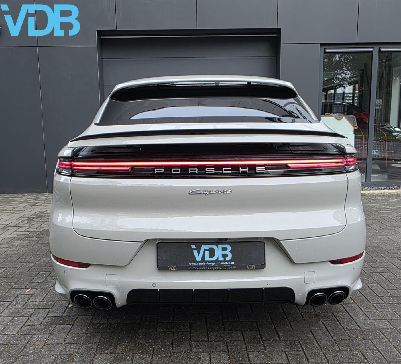 Foto van Porsche Cayenne E-hybrid