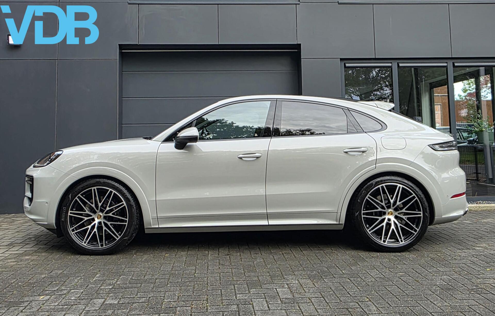 Foto van Porsche Cayenne E-hybrid