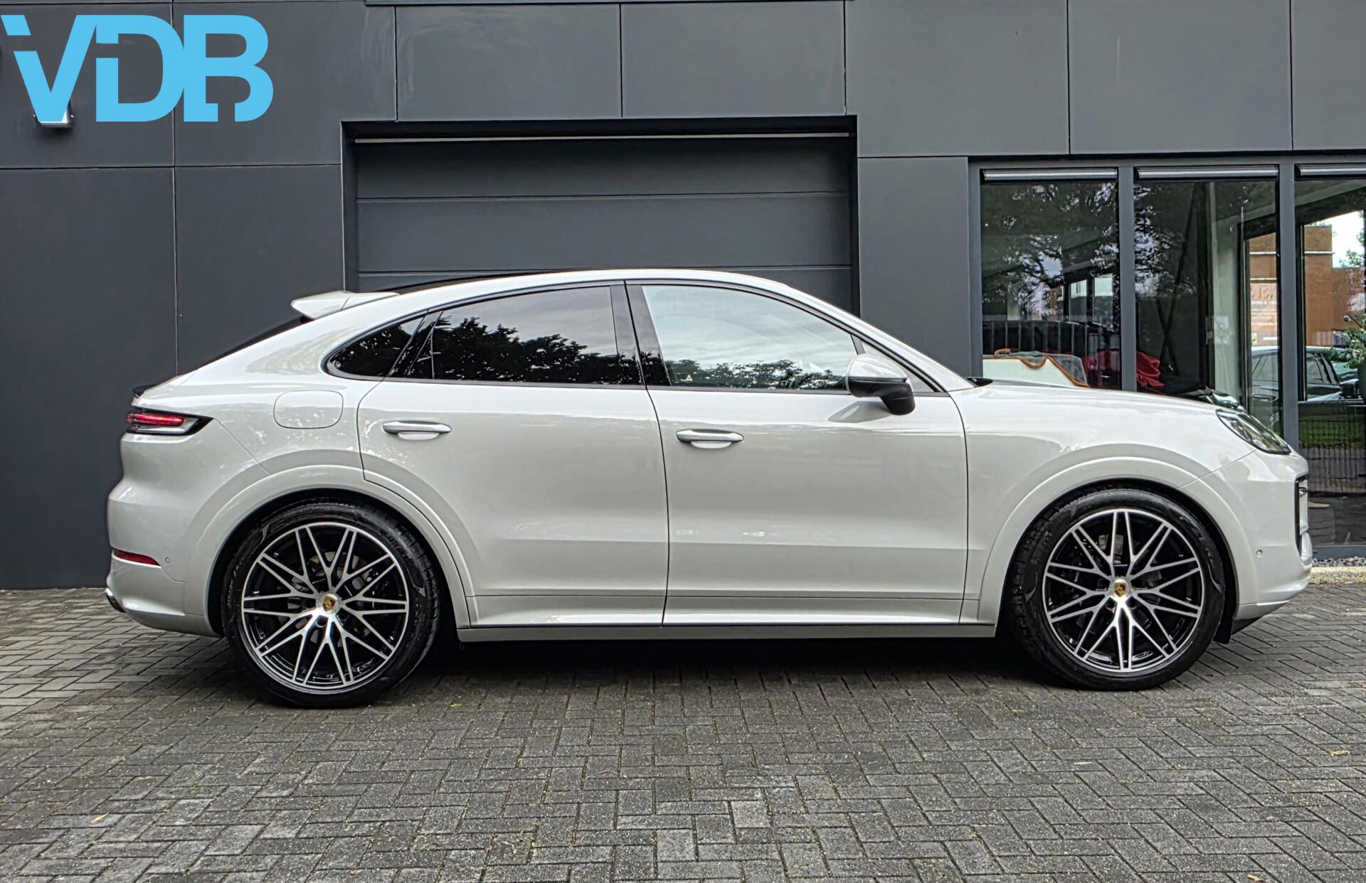Foto van Porsche Cayenne E-hybrid