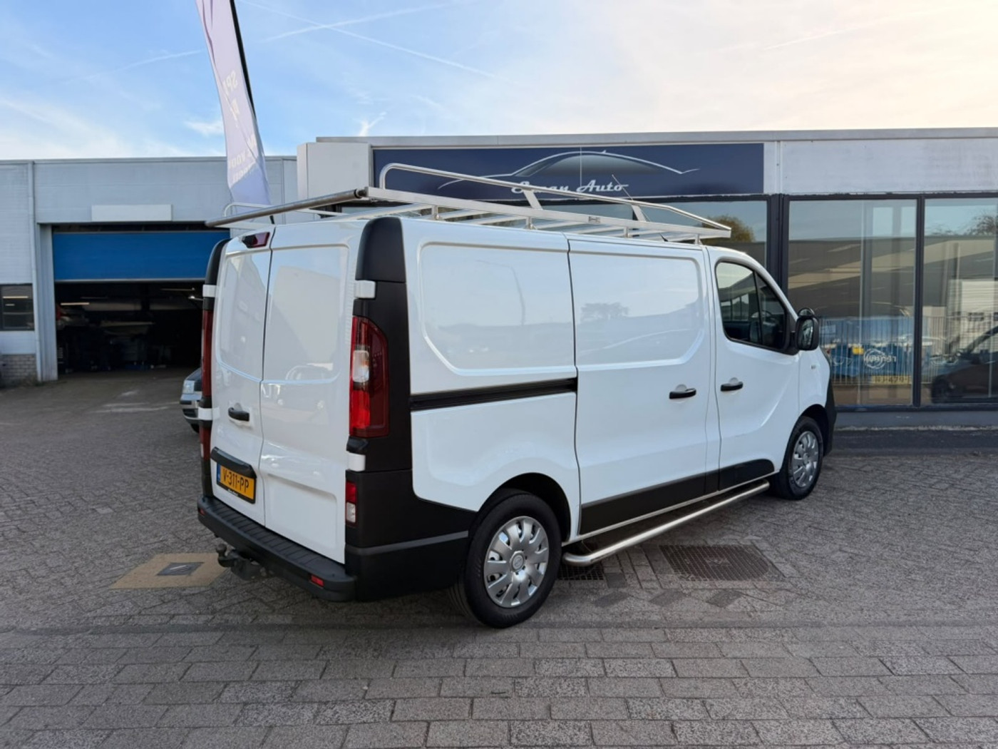 Foto van Opel Vivaro-b
