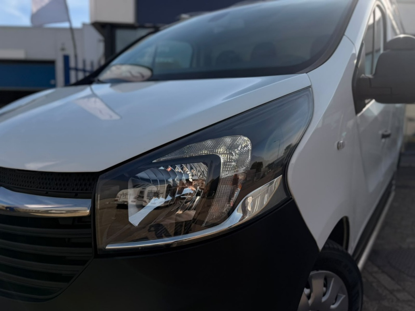 Foto van Opel Vivaro-b