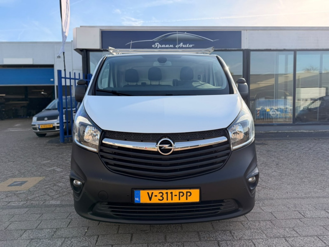 Foto van Opel Vivaro-b