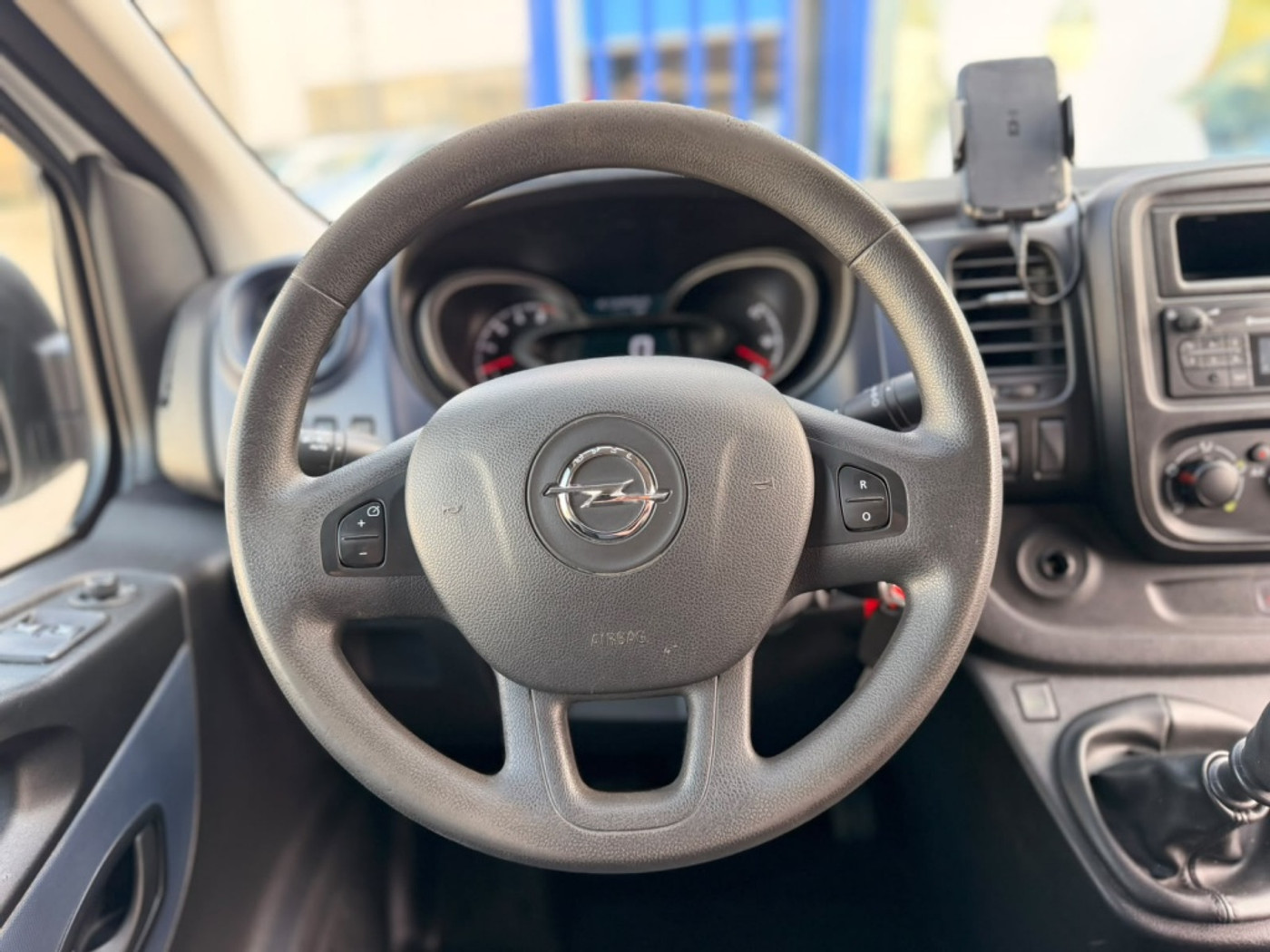 Foto van Opel Vivaro-b