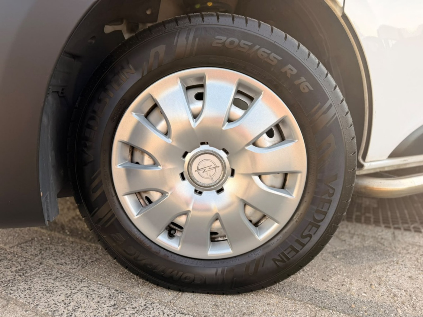 Foto van Opel Vivaro-b