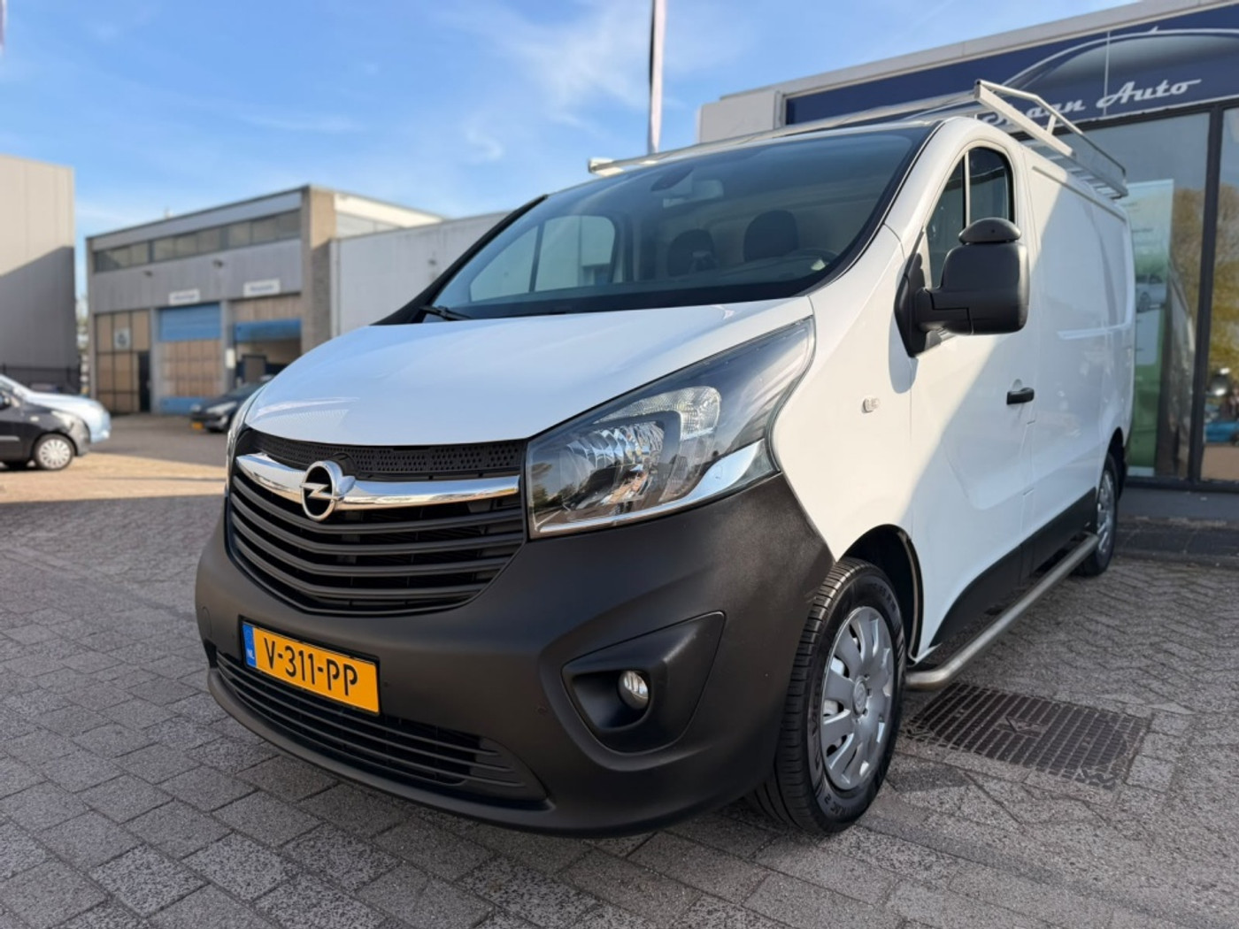 Foto van Opel Vivaro-b