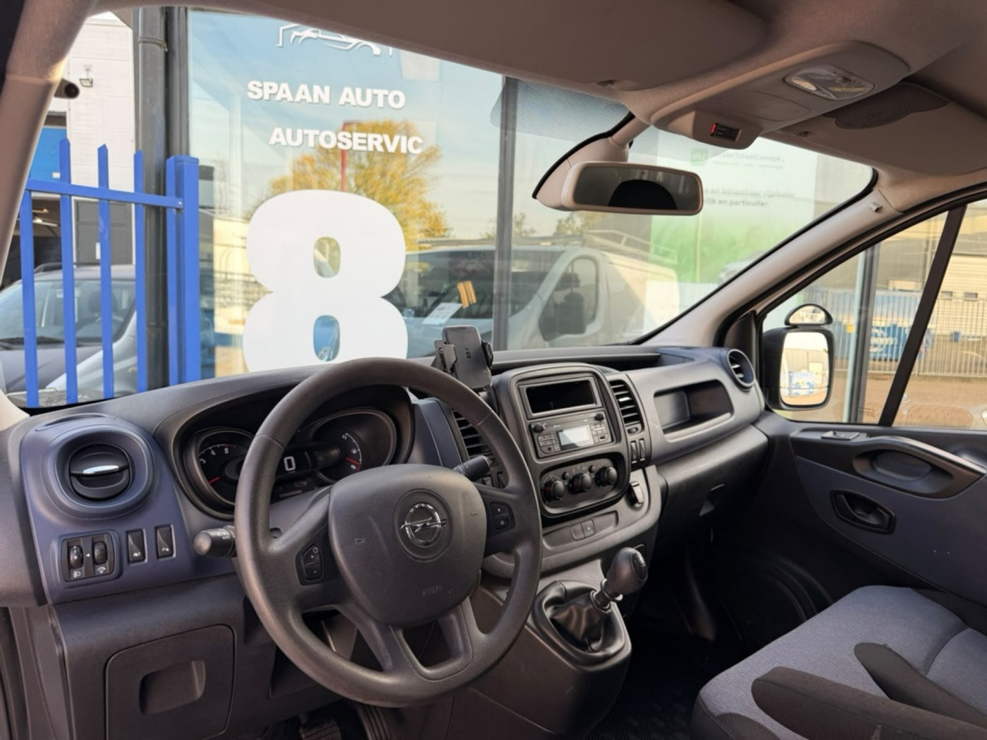 Foto van Opel Vivaro-b
