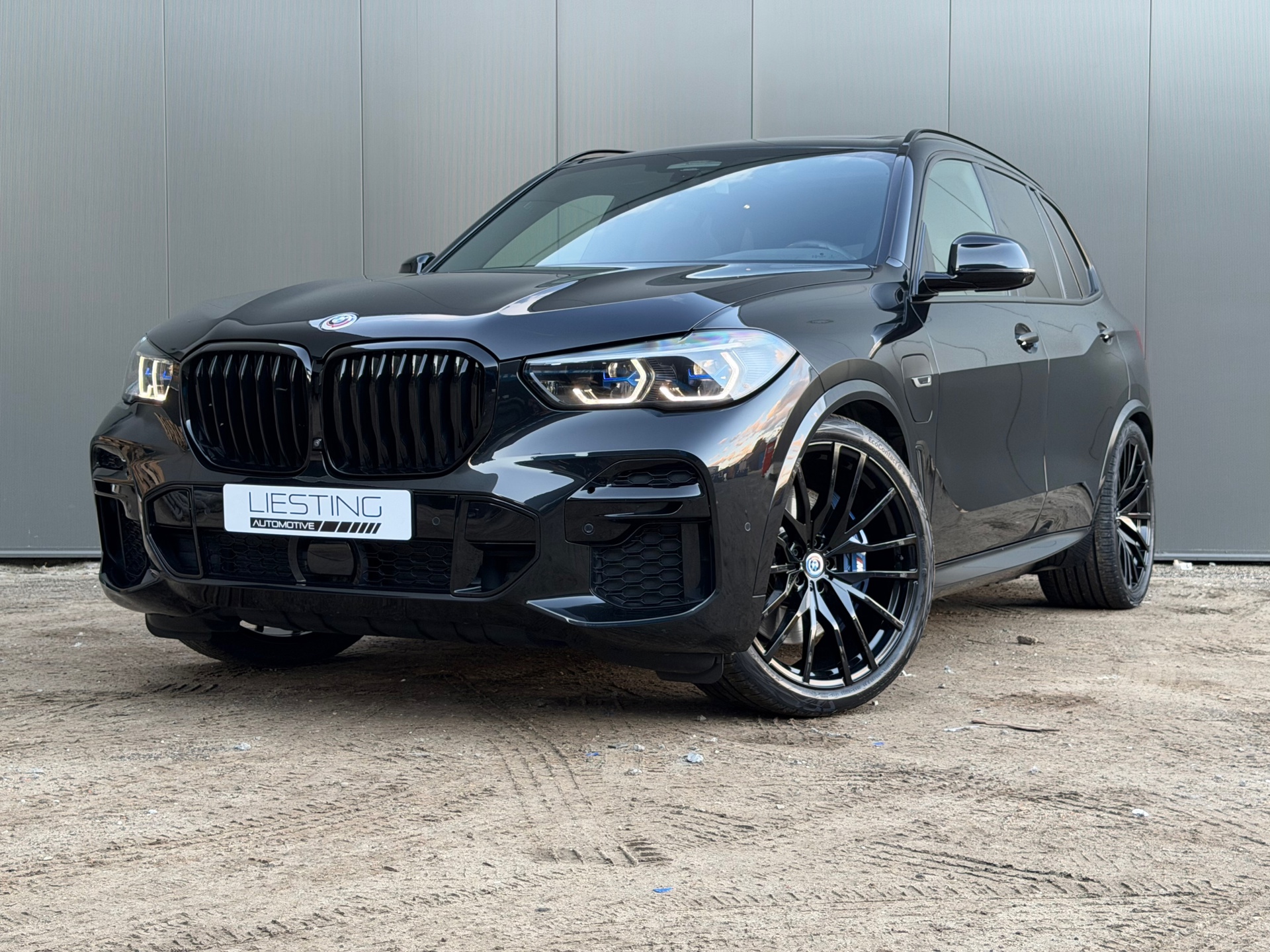 BMW X5 XDrive45e M-Sport Pano Trkhk 4Wielsturing H/K Massage 2022 - voorkant