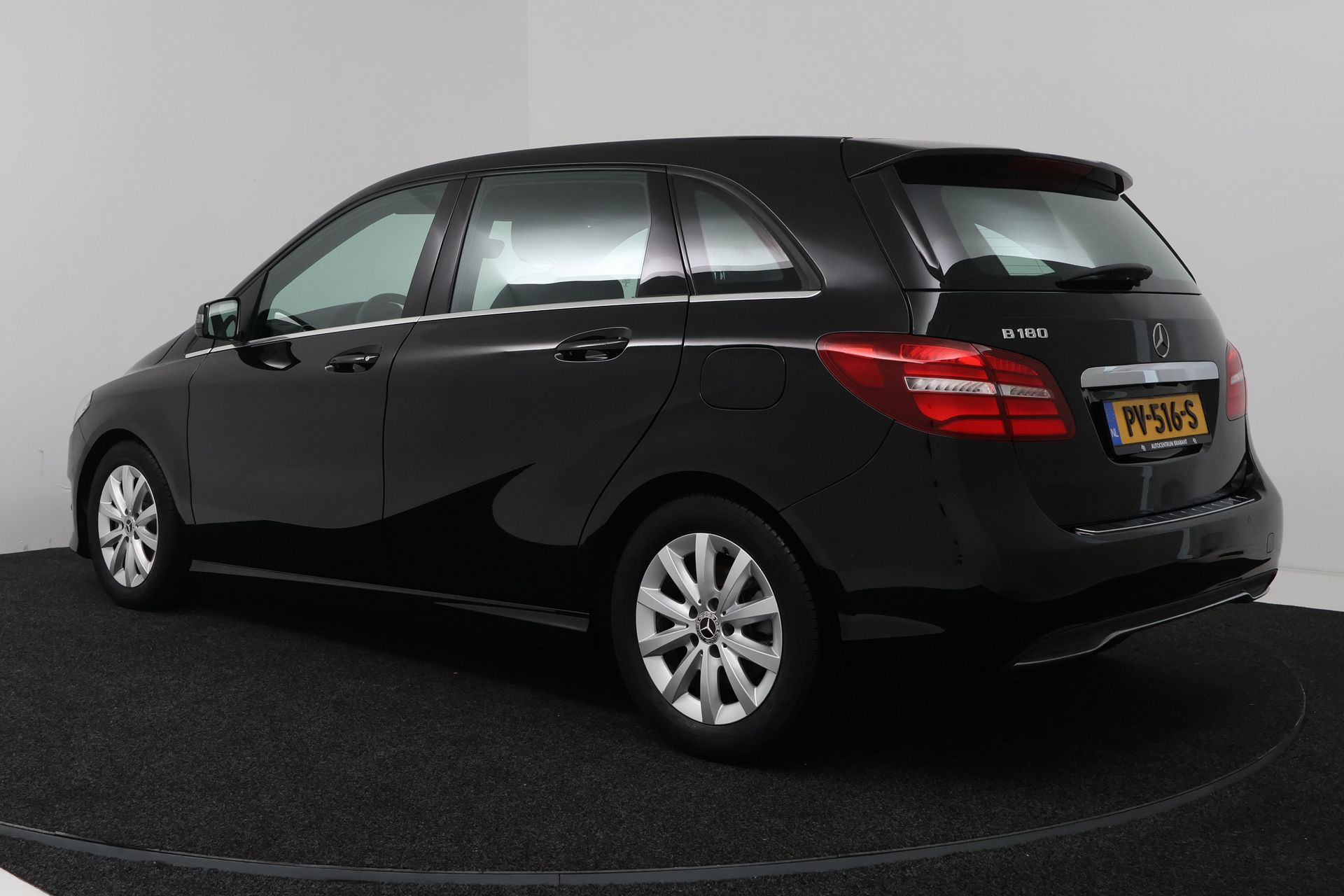 Foto van Mercedes-Benz B 180