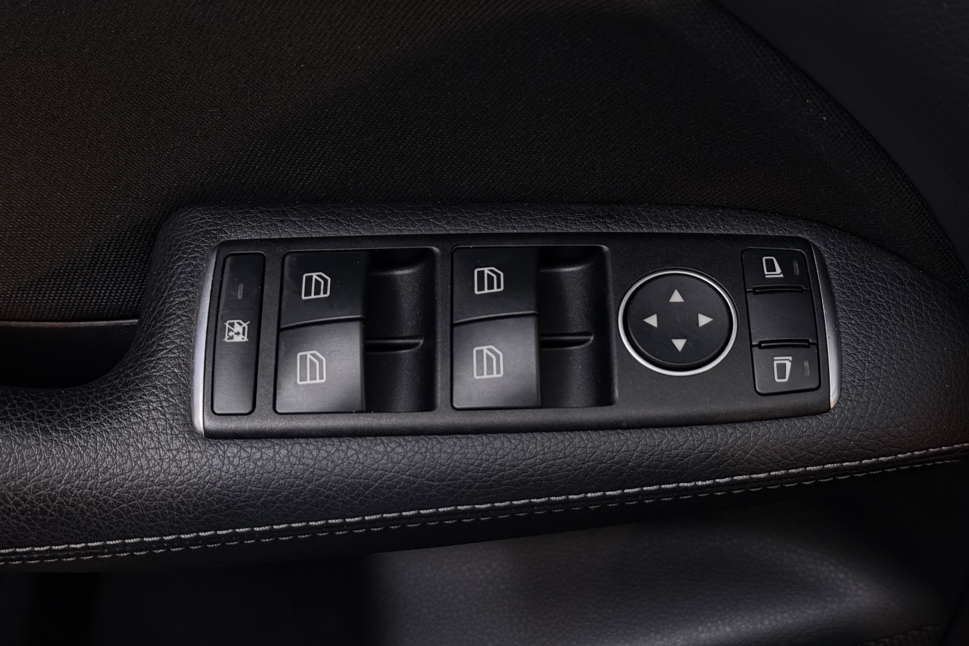 Foto van Mercedes-Benz B 180