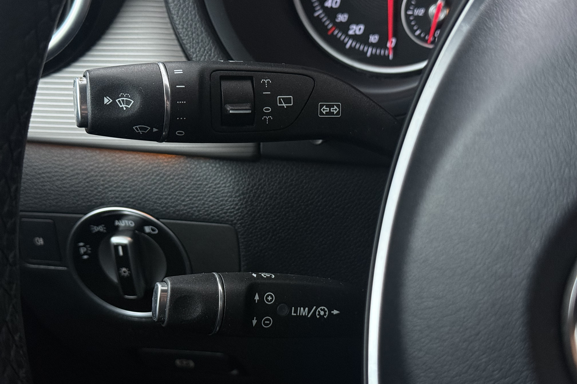 Foto van Mercedes-Benz B 180