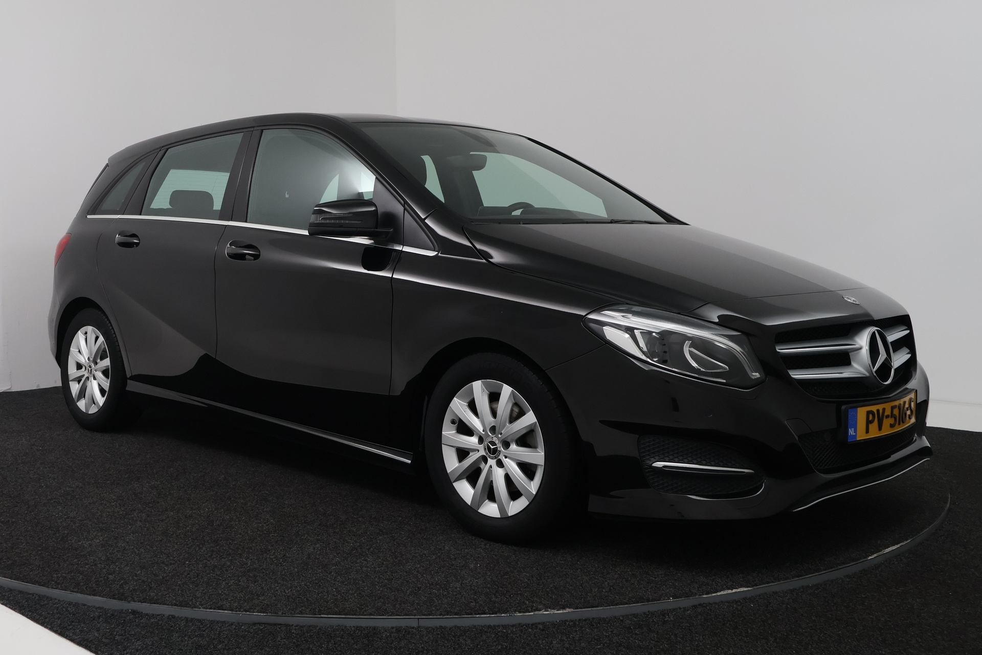 Foto van Mercedes-Benz B 180