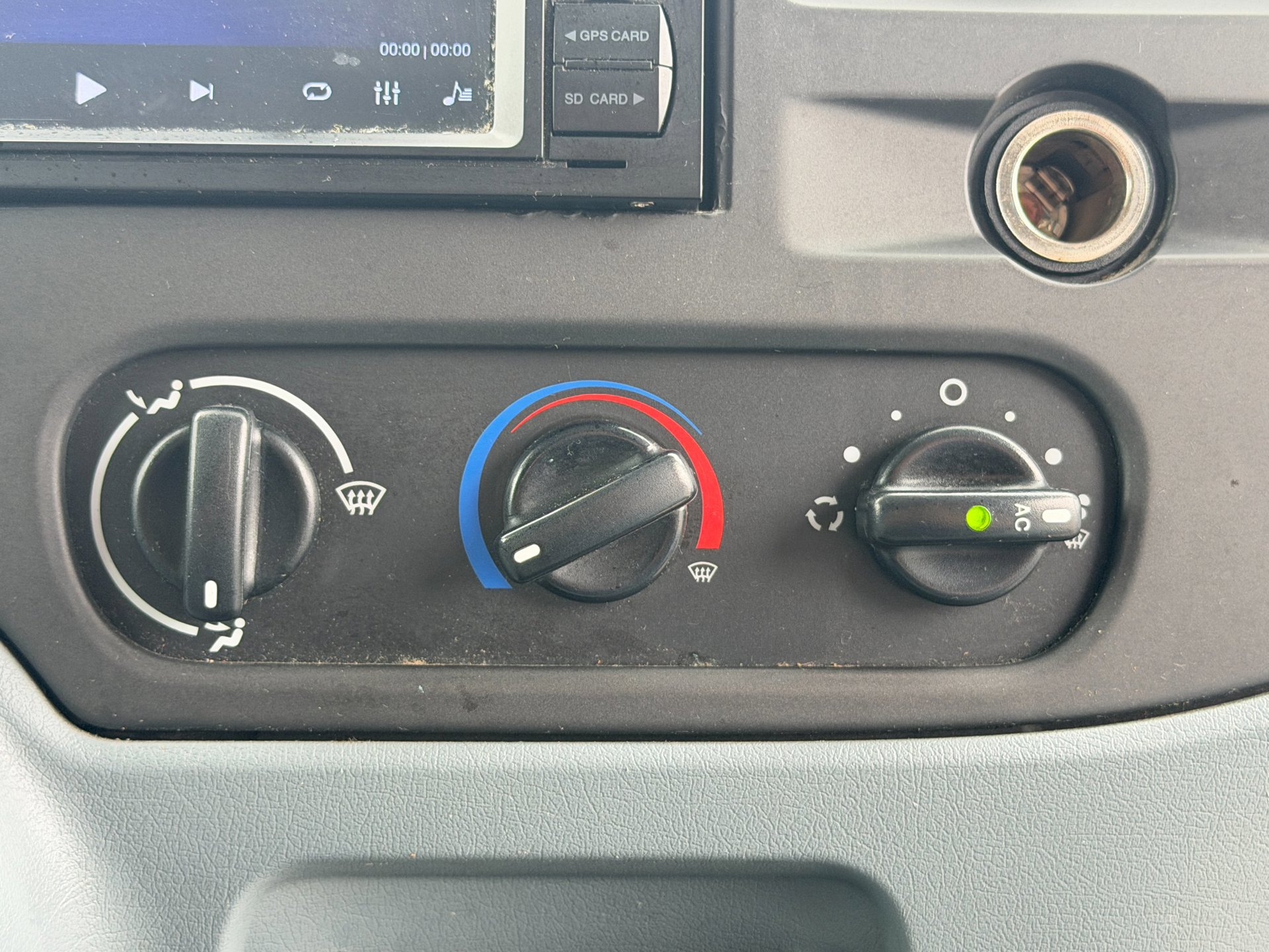 Foto van Ford Transit 260s Van 85dpf LR 4.23