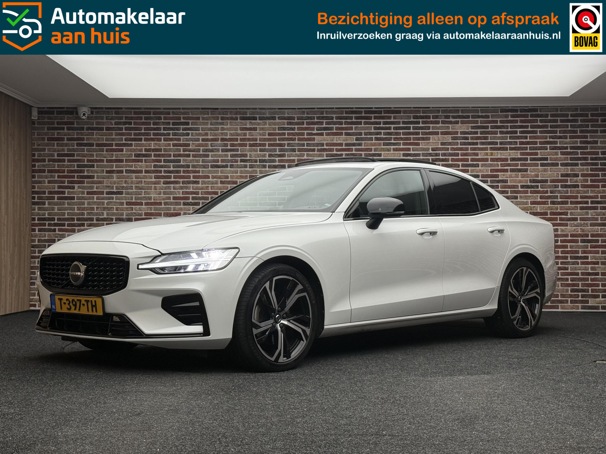 Volvo S60 2.0 B4 Plus Dark 2023 - voorkant